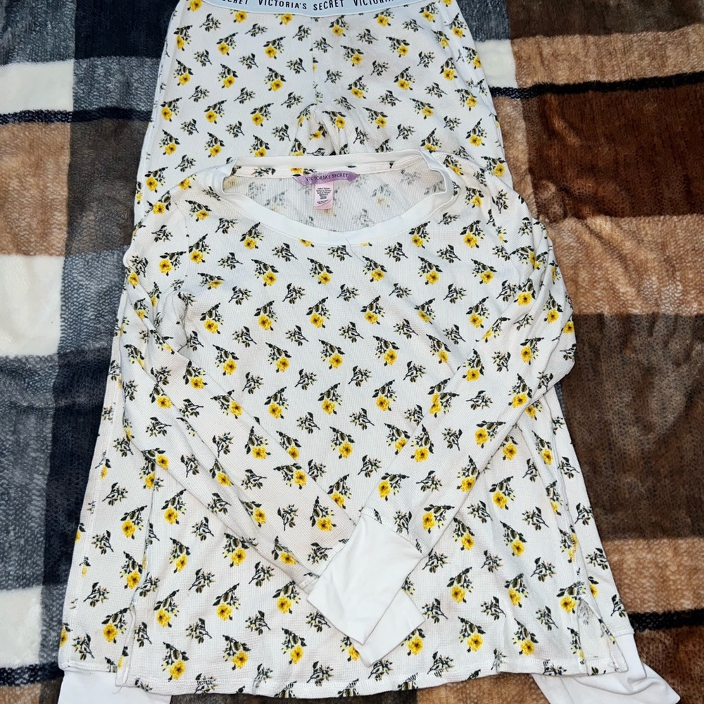 Victoria's Secret Pajamas - White with Yellow Floral